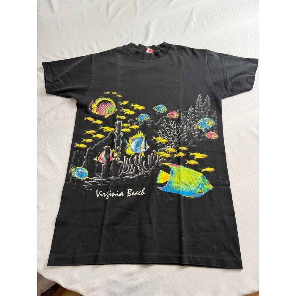 Textile Prints Virginia Beach AOP Fish Single Stitch T-Shirt Size Medium